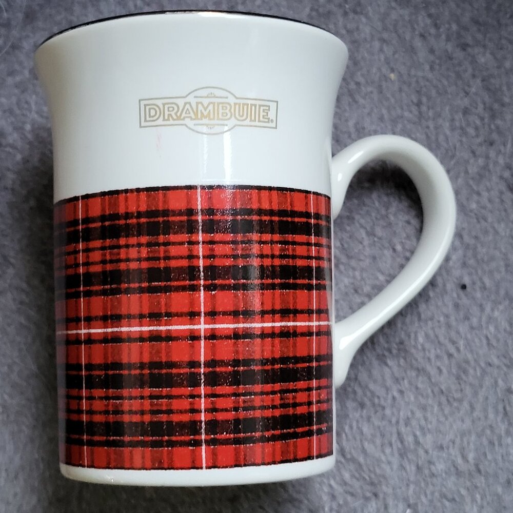 Drambuie Gold Rim Coffee Cup Mug Kilncraft England Red Tartan pattern GUC "BIN C